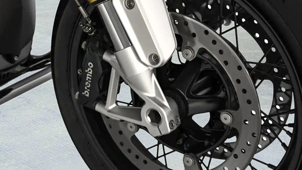 BMW R nineT Front Brake View