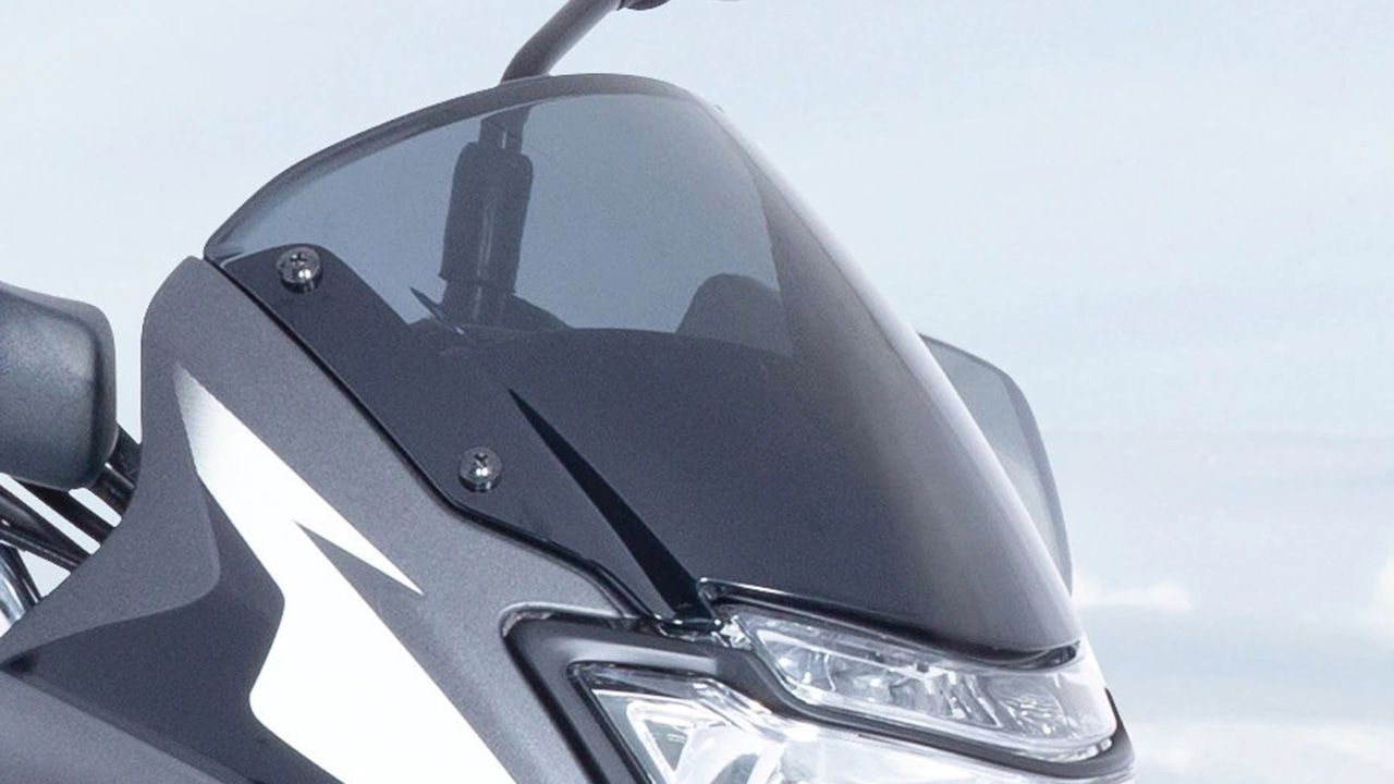 Bajaj Platina 110 Windshield View