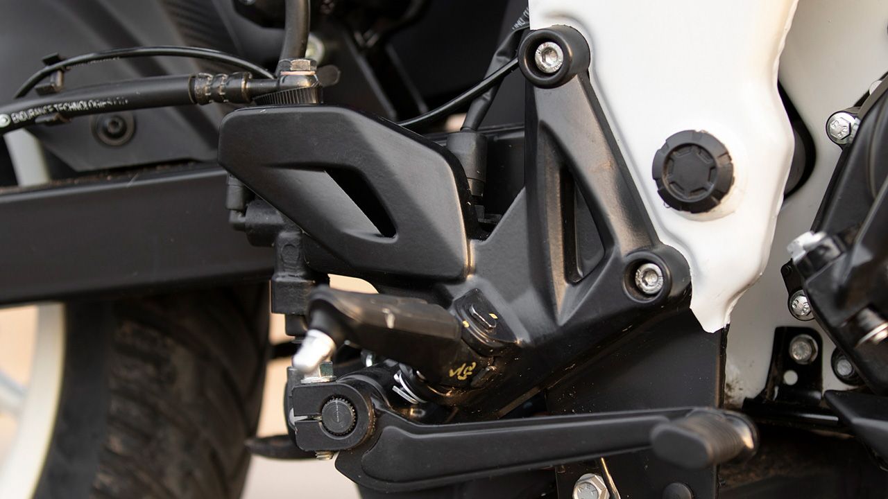 Bajaj Pulsar NS160 Heel Plate