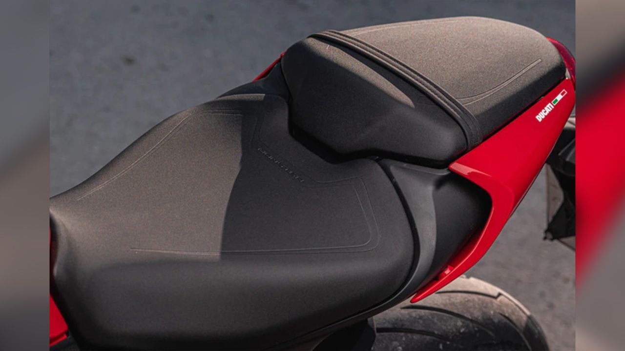 Ducati Monster BS6 Seat1