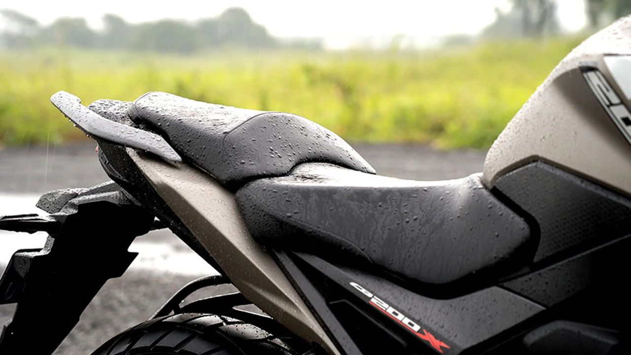 Honda CB200X Seat