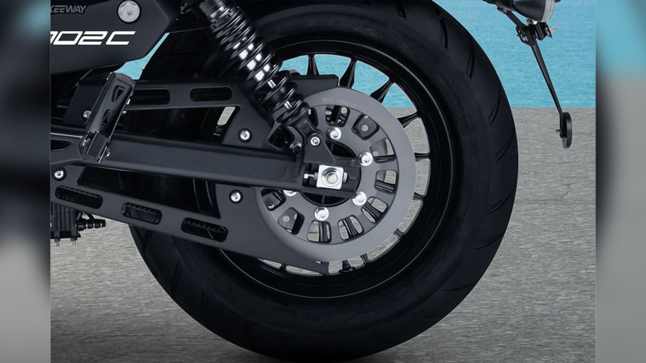 Keeway V302C Rear Tyre View