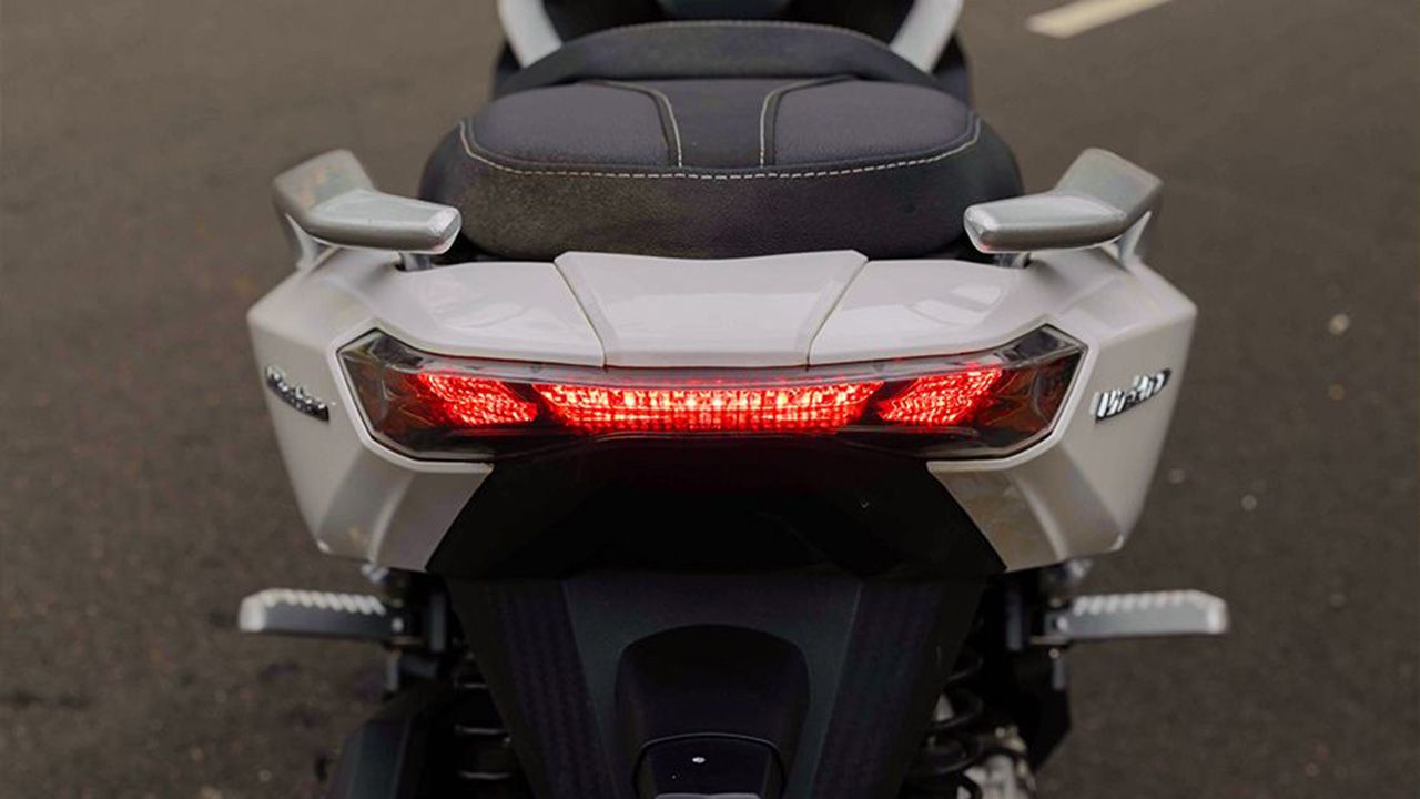 Keeway Vieste 300 Tail Light