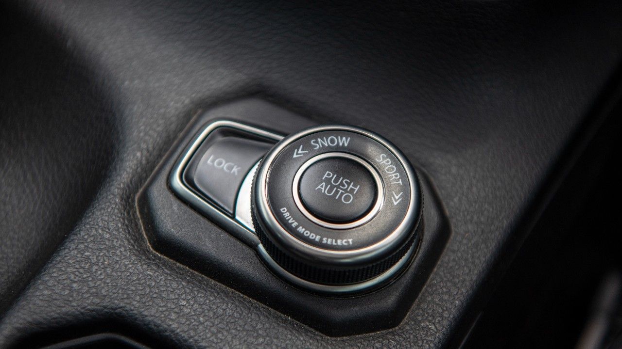 Maruti Suzuki Grand Vitara Off Road Mode Selector