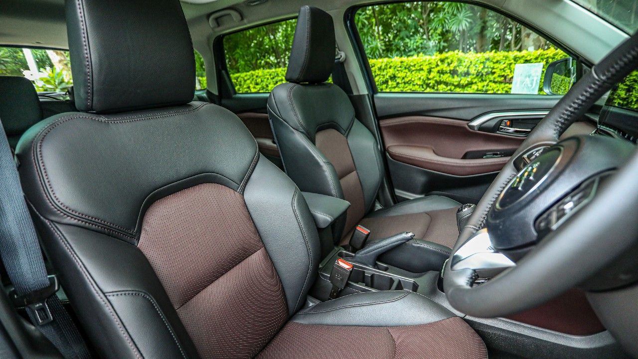 Maruti Suzuki Grand Vitara front seats2