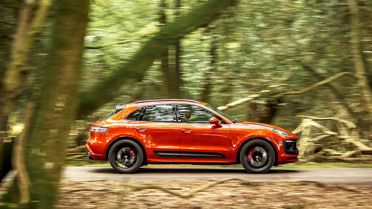 Porsche Macan GTS Side View Motion