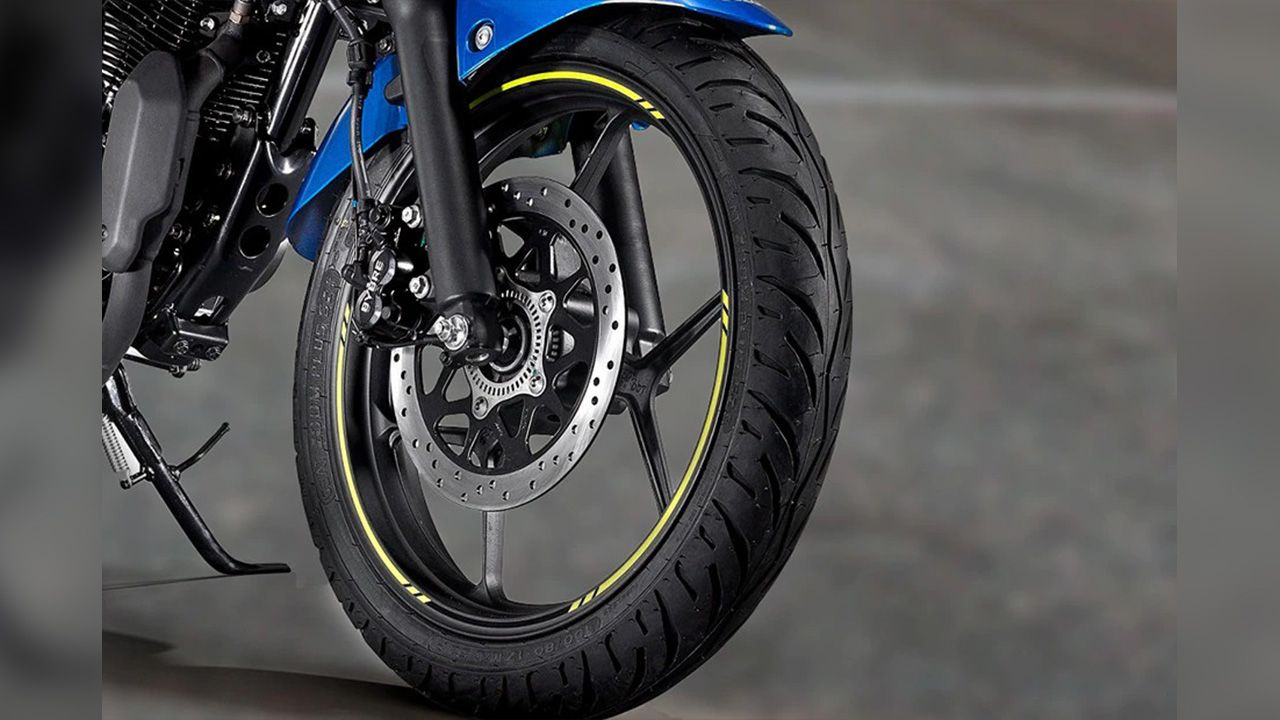 Suzuki Gixxer Front Tyre View