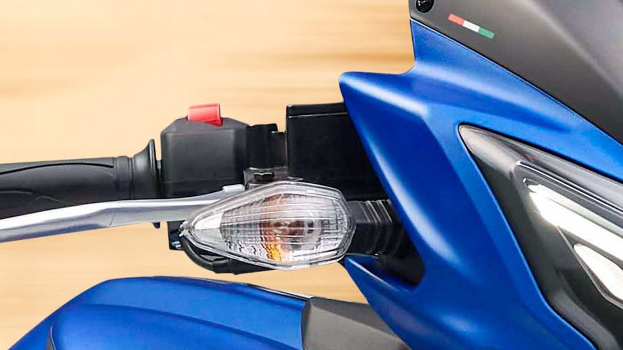 TVS Apache RTR 160 Front Indicator View