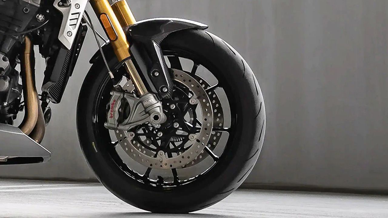 Triumph Speed Triple 1200 RS Front Tyre View