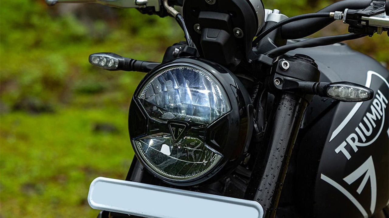 Triumph Trident 660 Head Light