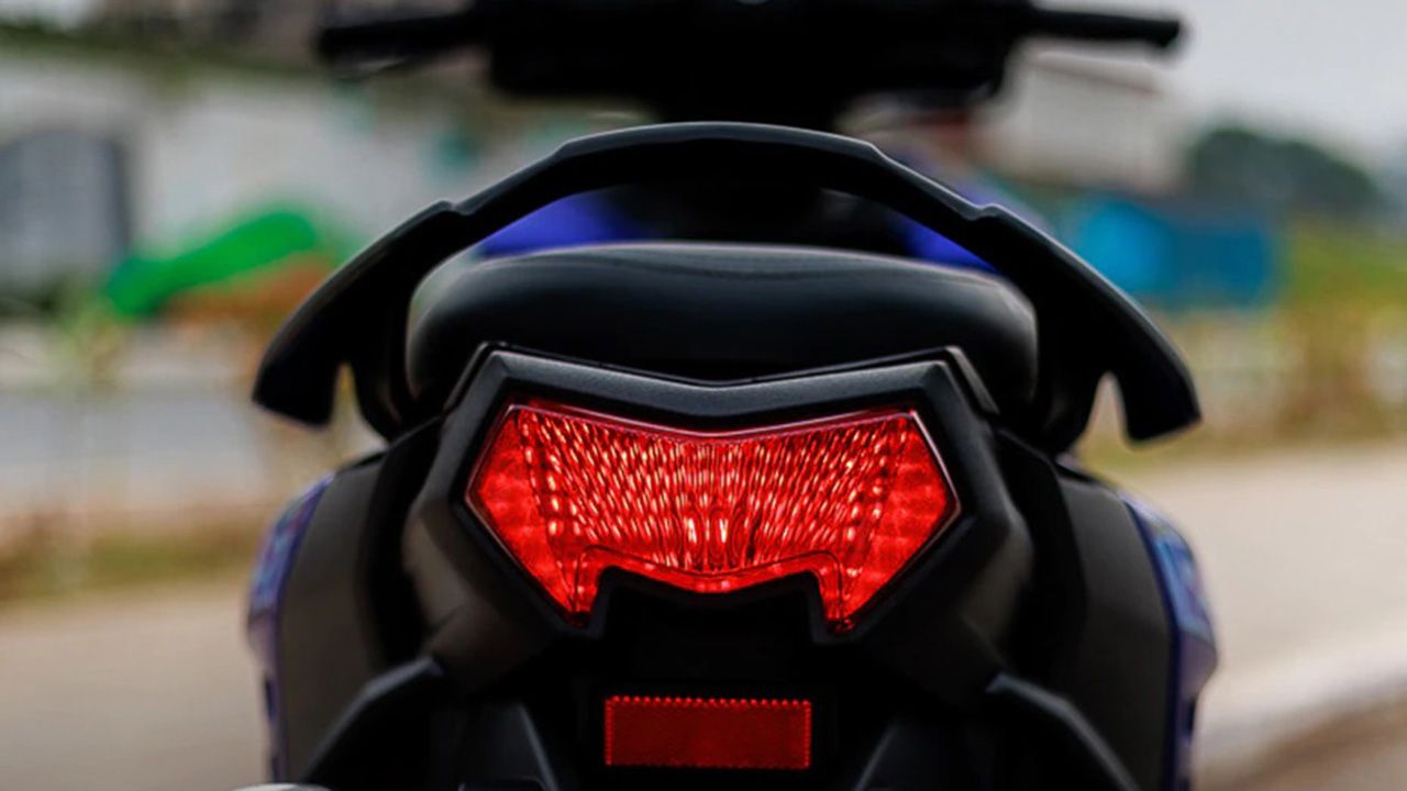 Yamaha Ray ZR 125 Tail Light