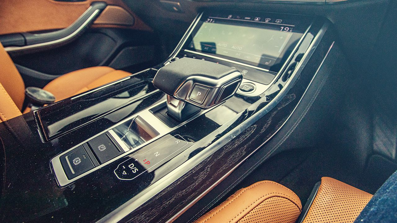 2022 Audi A8 L Centre Console