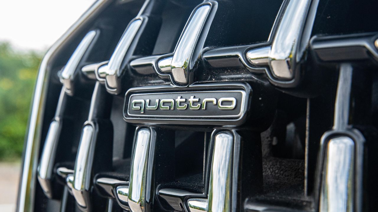 2022 Audi A8 L quattro badge2