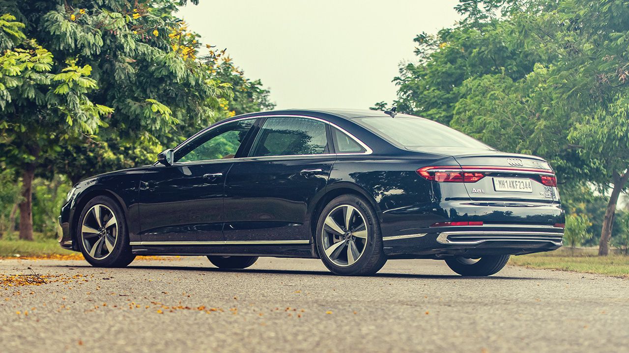 2022 Audi A8L rear design