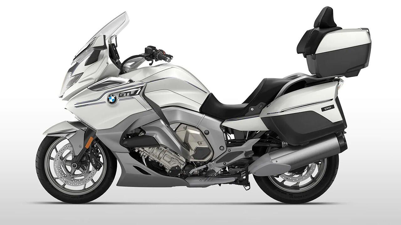 BMW K 1600 Mineral white Metallic with Stripes