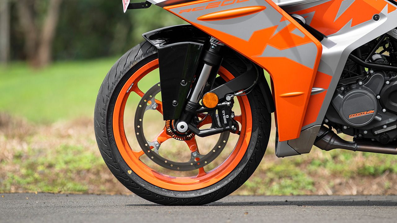 KTM RC 200 Front Mudguard