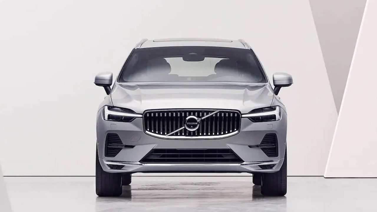 Volvo XC60 Front View