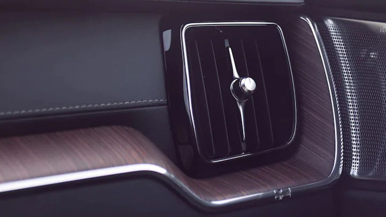 Volvo XC60 Interior Image 2 