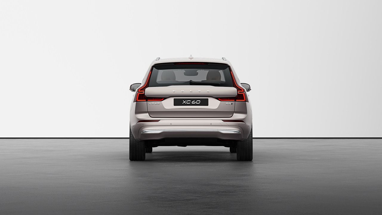 Volvo XC60 Rear View 2 