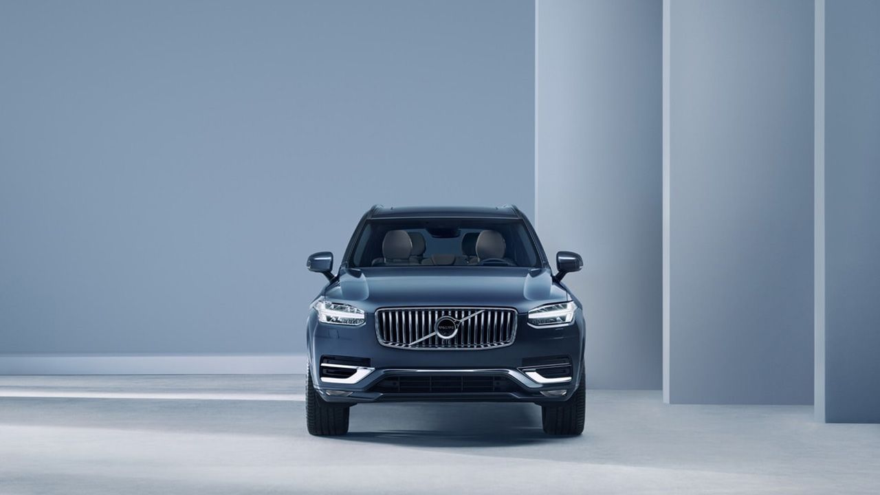 Volvo XC90 Front View1