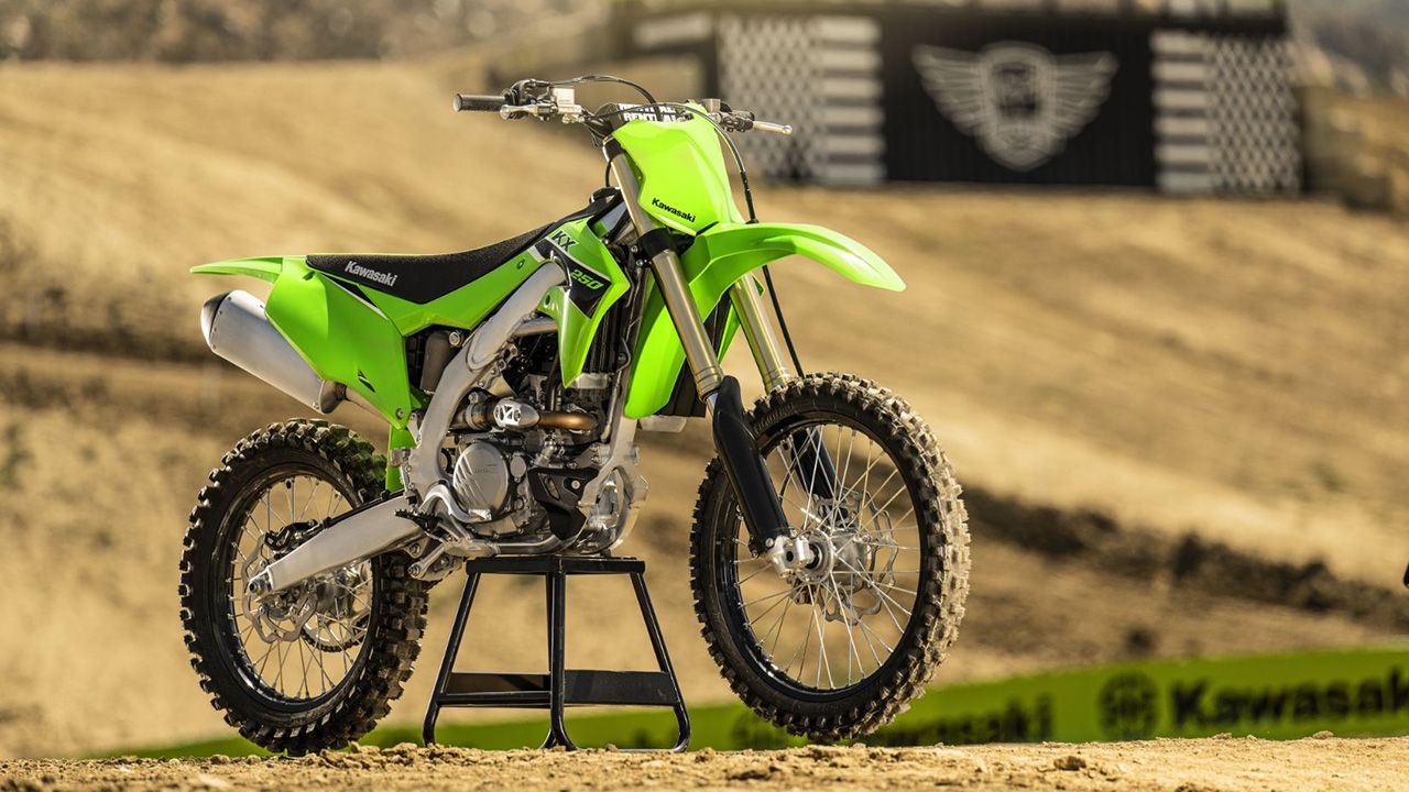 Kawasaki KX250 10 