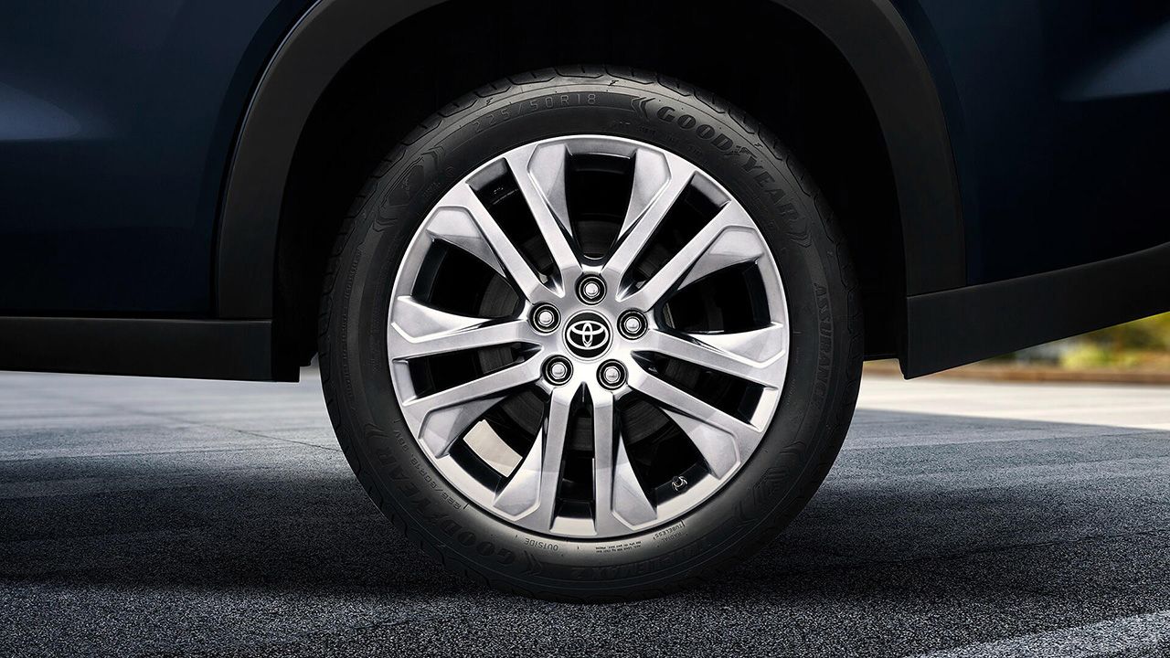 Toyota Innova Hycross Wheel