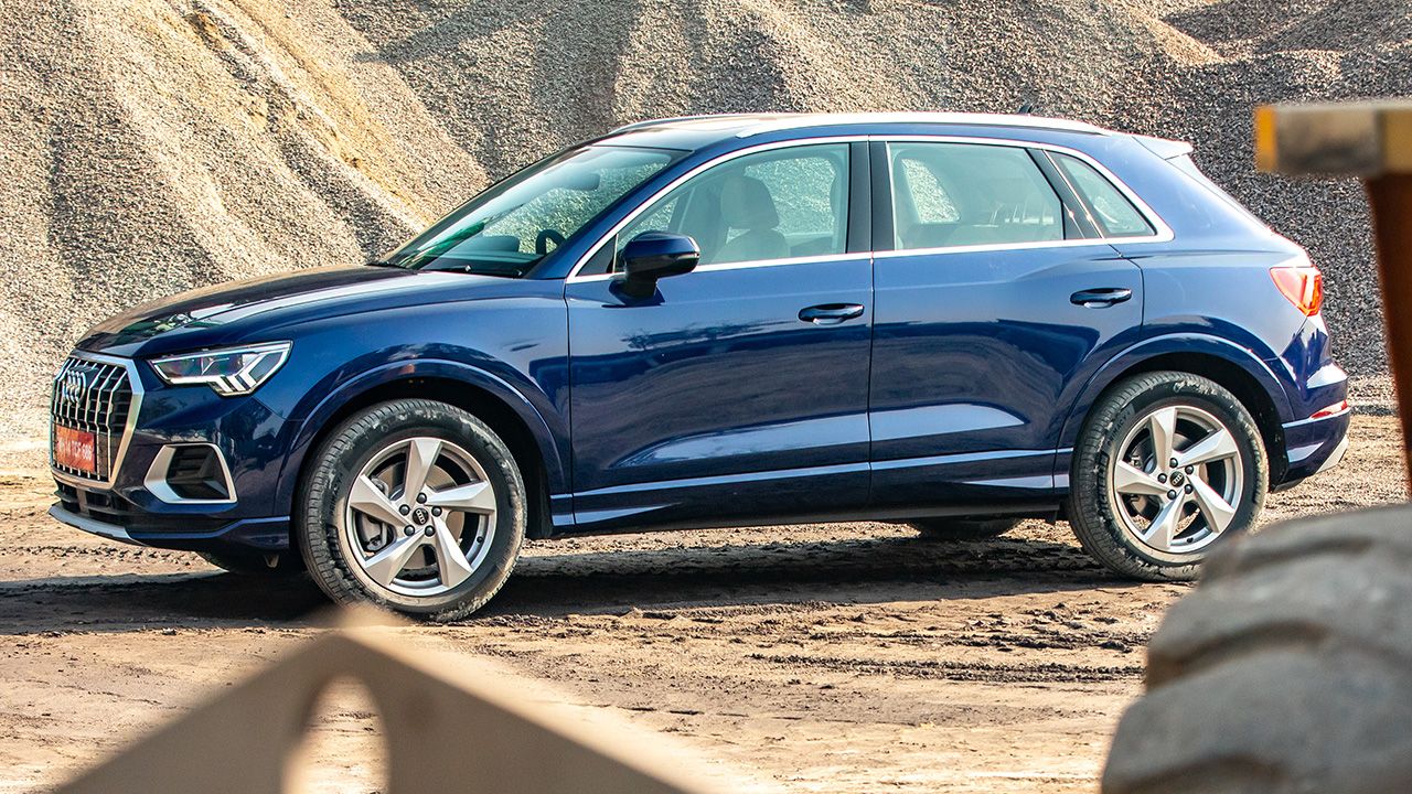 2022 Audi Q3 side view