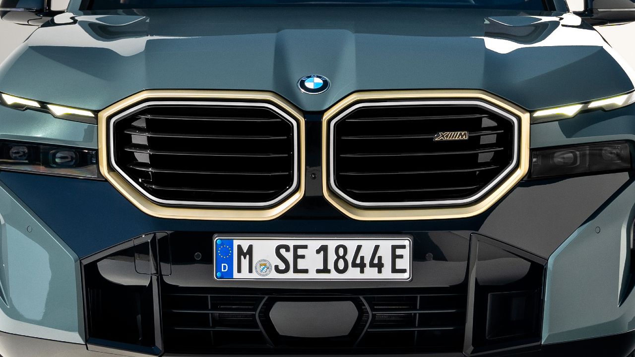 BMW XM SUV Grille