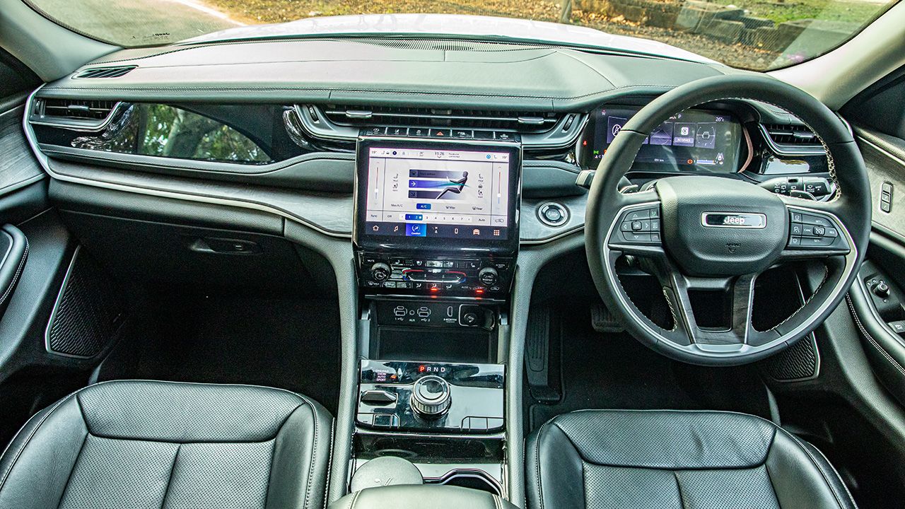 Jeep Grand Cherokee Interior1