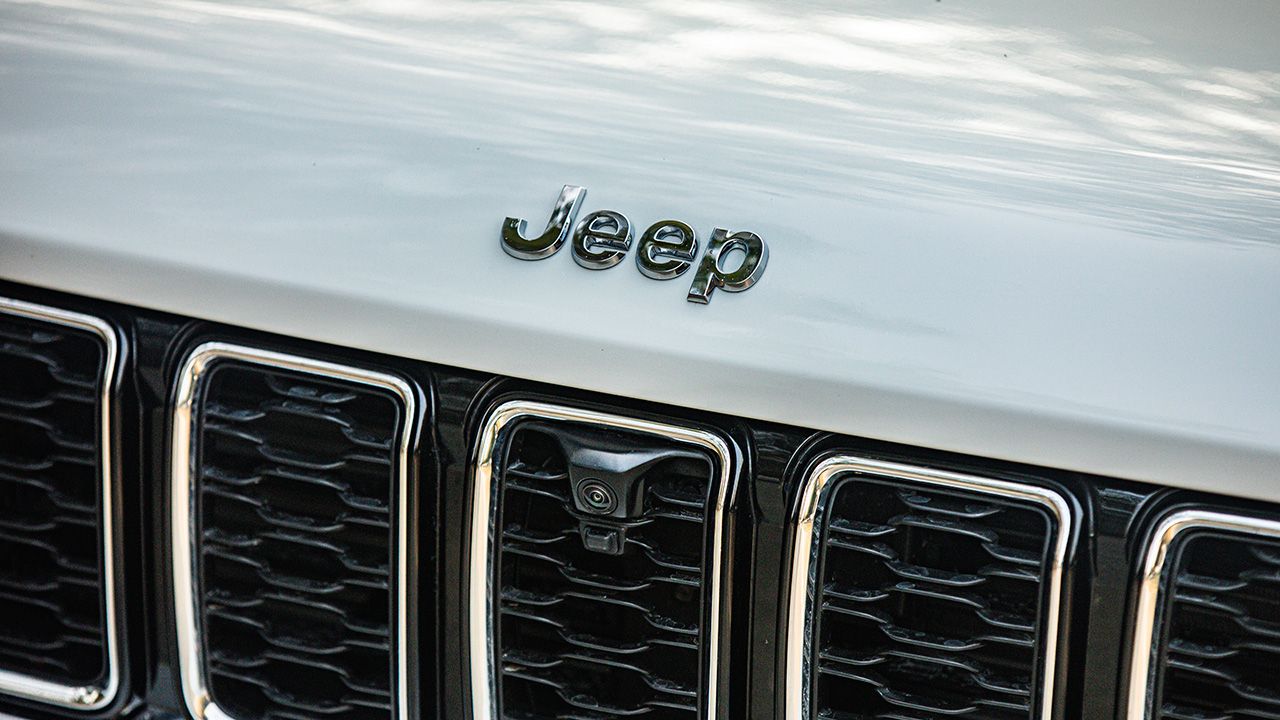 Jeep Grand Cherokee Logo