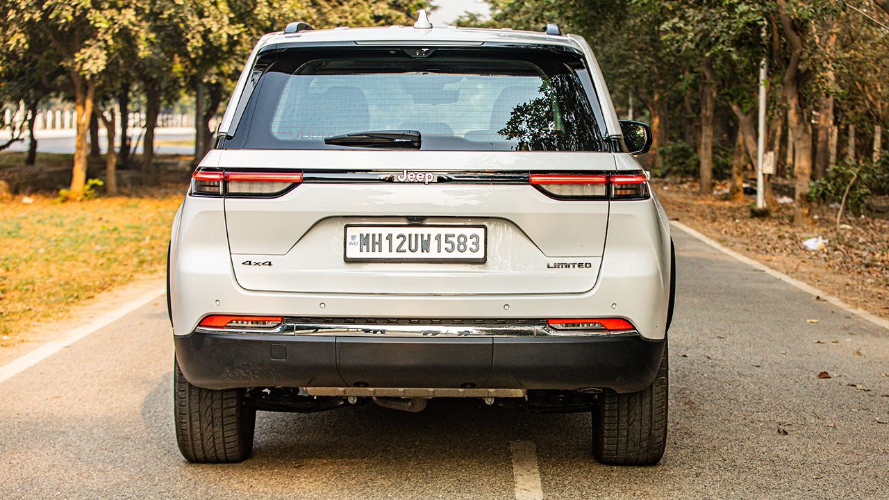 Jeep Grand Cherokee Rear View