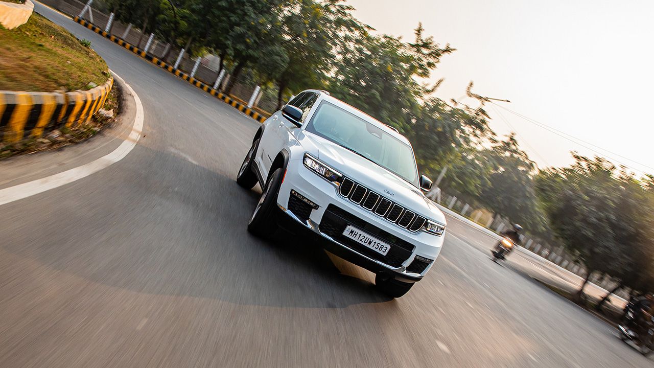 Jeep Grand Cherokee Side Profile 2 