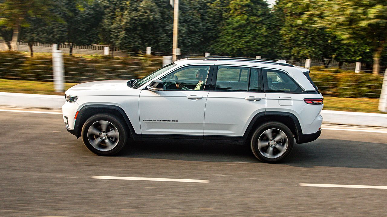 Jeep Grand Cherokee Side Profile