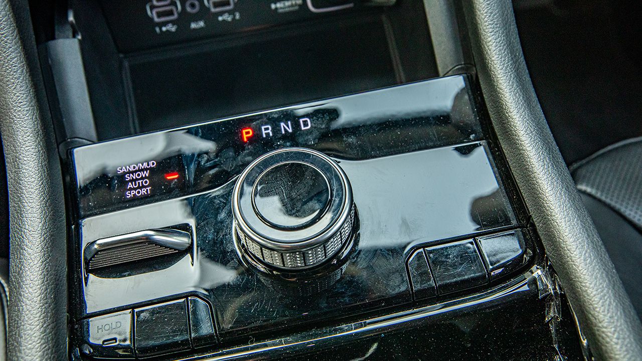 Jeep Grand Cherokee sound control