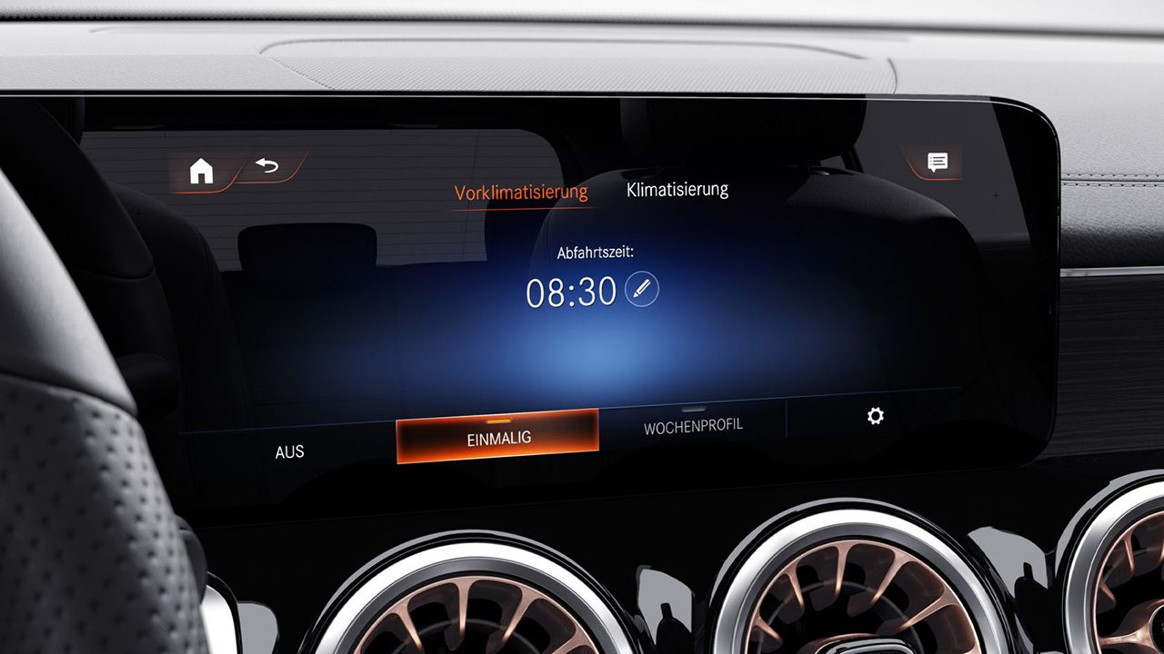 Mercedes Benz EQB Voice Control1