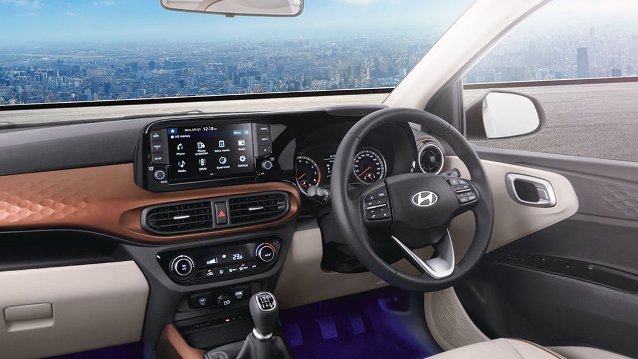 2023 Hyundai Aura facelift interior jpg