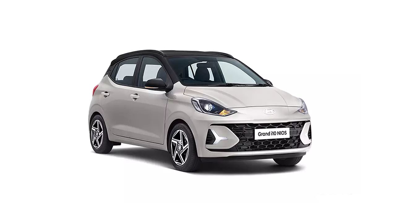 Hyundai Grand i10 Nios Facelift Polar White with Black roof