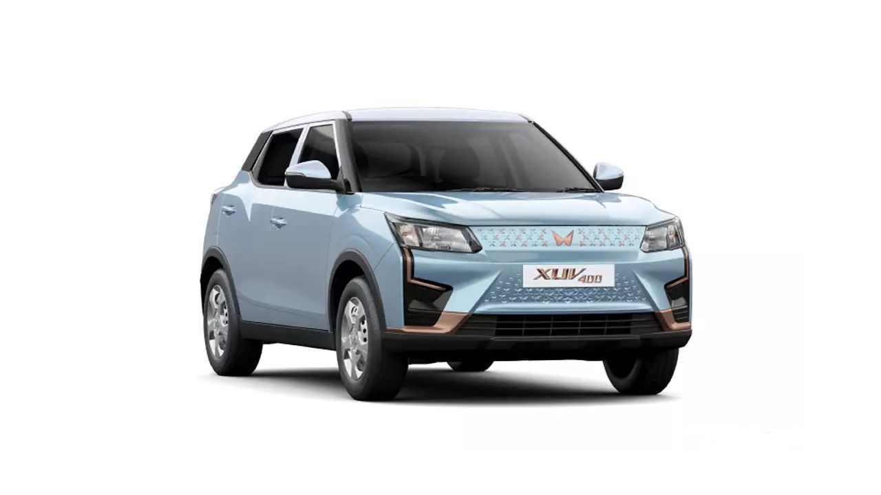 Mahindra XUV400 Arctic Blue