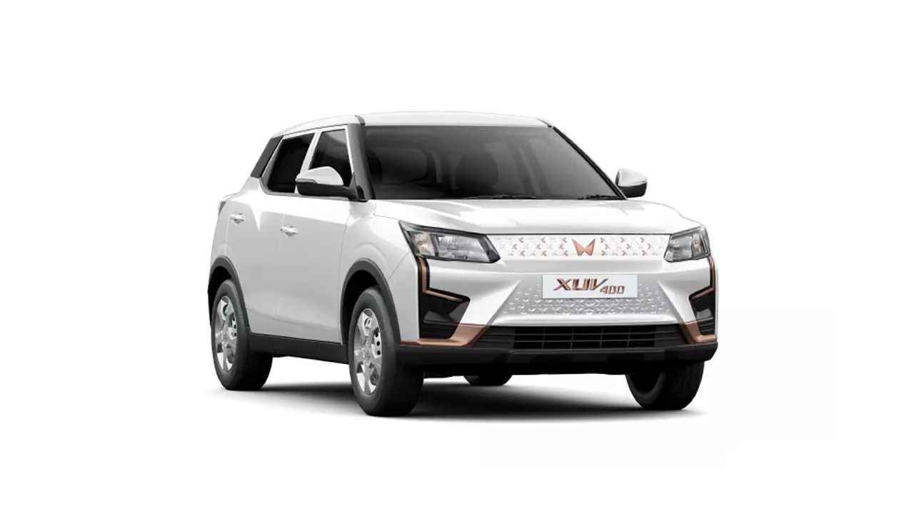 Mahindra XUV400 Everest White