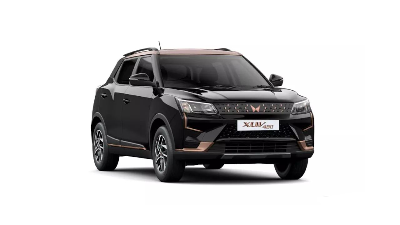 Mahindra XUV400 Satin Copper Napoli Black