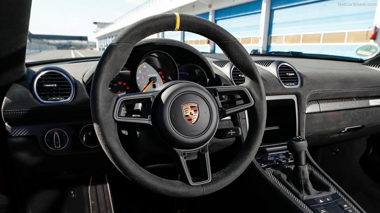 Porsche 718 Cayman GT4 RS 2022 Interior