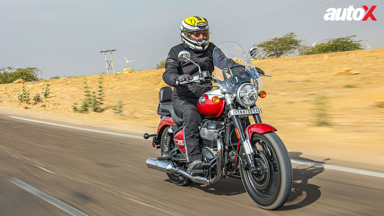 Royal Enfield Super Meteor 650 motion highway1