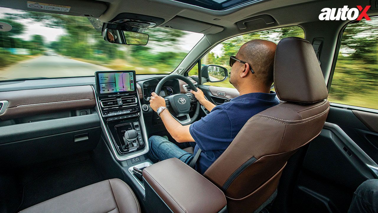 Toyota Innova Hycross Driving Shot