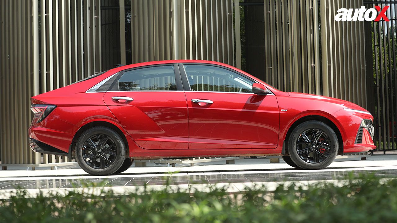 Hyundai Verna Side View