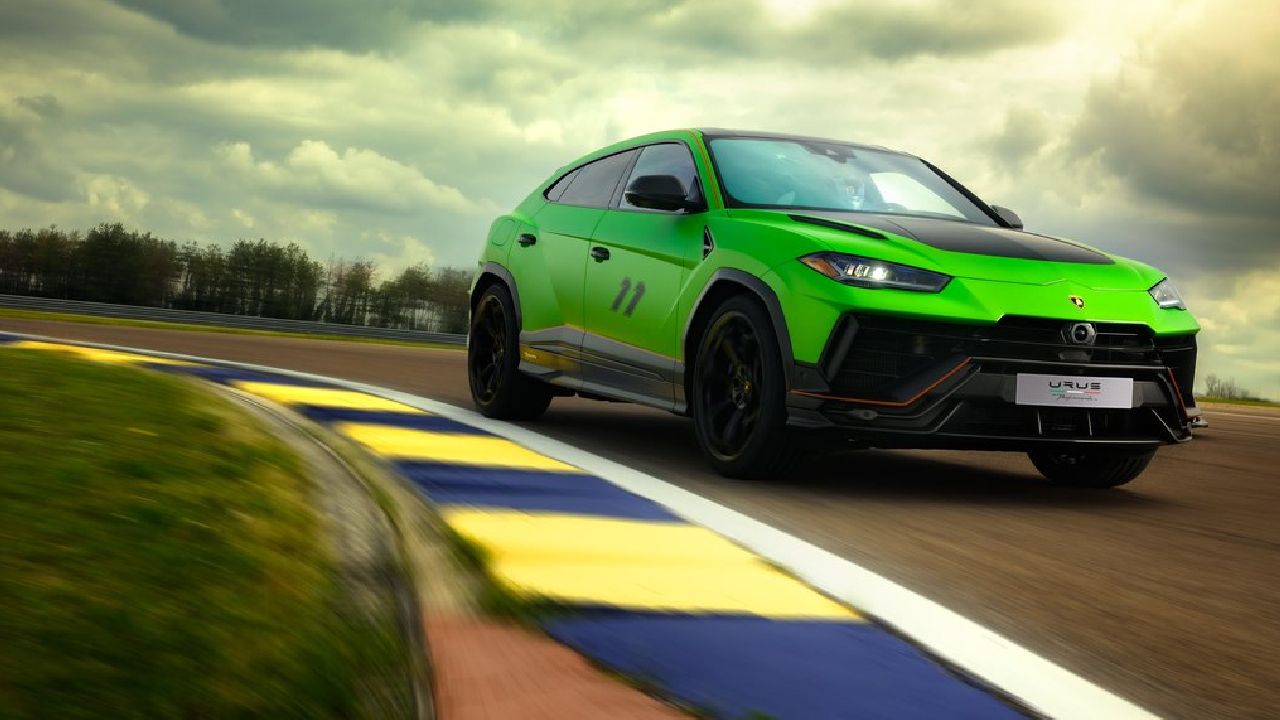 Lamborghini 2023 Urus Performante Essenza SCV12 EditionE