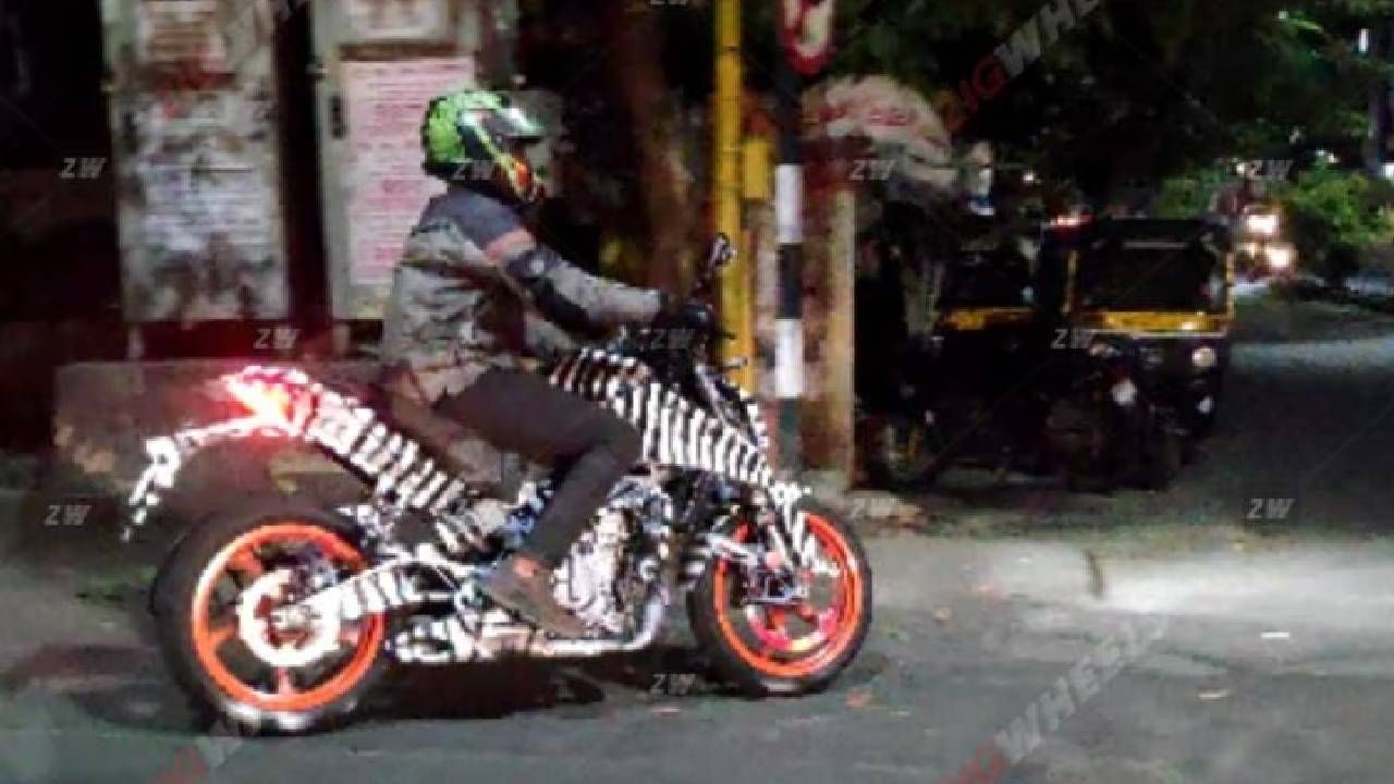 NEW KTM 390 DUKE SPIED