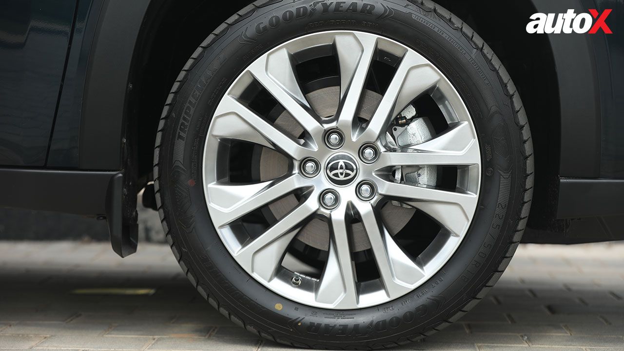 Toyota Innova Hycross Wheel