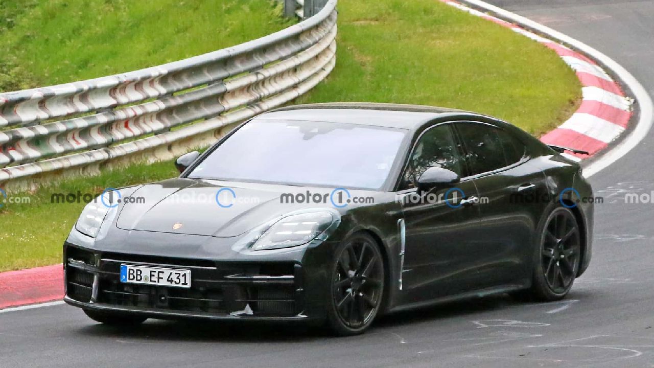 2024 Porsche Panamera Spotted1