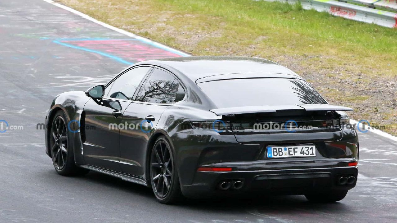 2024 Porsche Panamera Spotted 1 