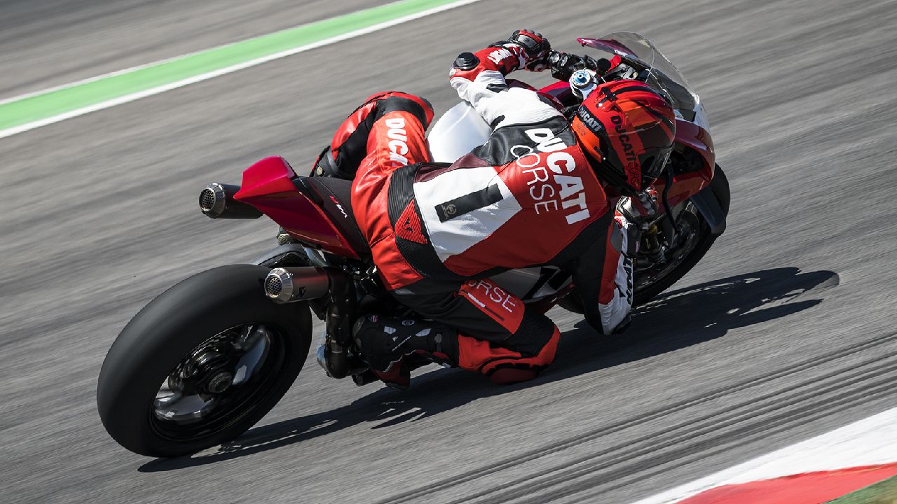 Ducati Panigale V4 R 2023 1 